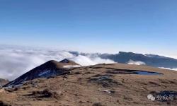 Featured image of post 贺兰山巴峰云海：苍穹下的诗意梦境