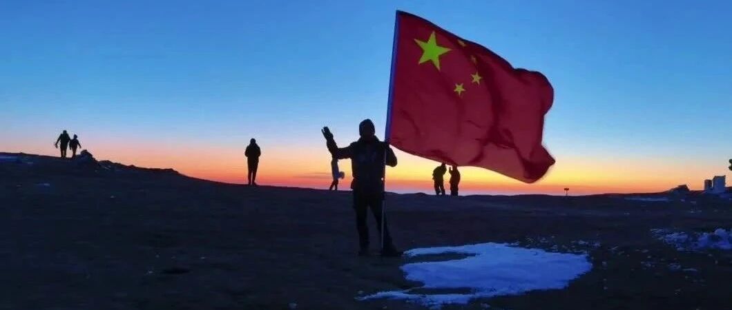 Featured image of post 只为一场日出的相遇——夜攀巴峰，邂逅贺兰破晓