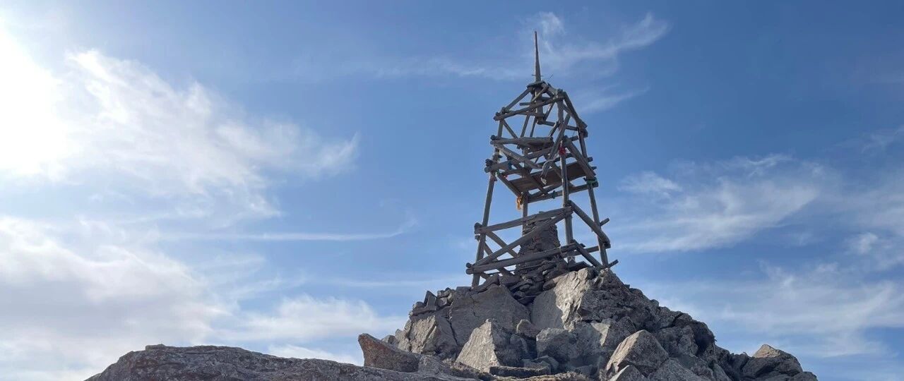 Featured image of post 毅力与勇气：登顶贺兰山主峰——敖包疙瘩